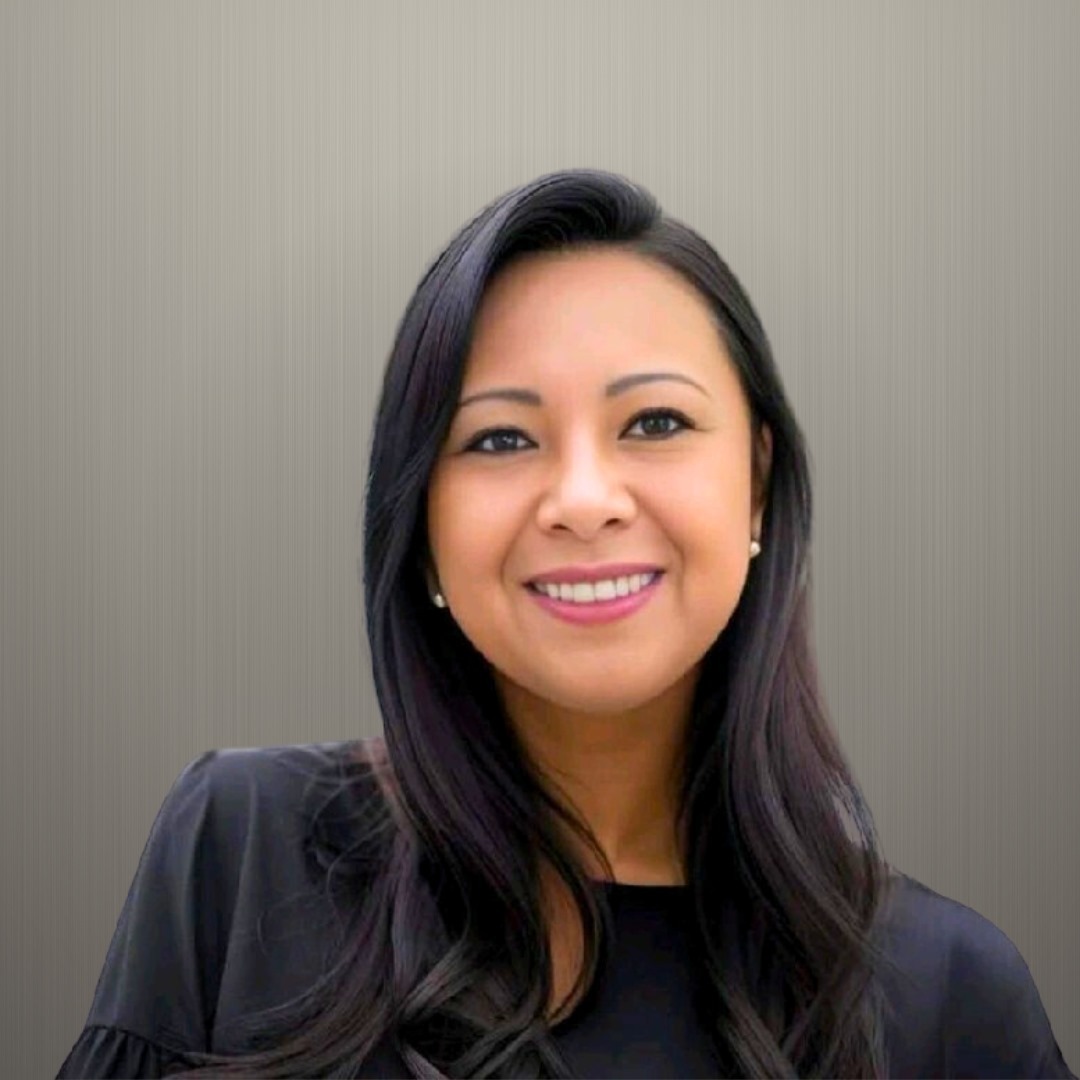 Lisette Linares Coach Expert Sales Navigator